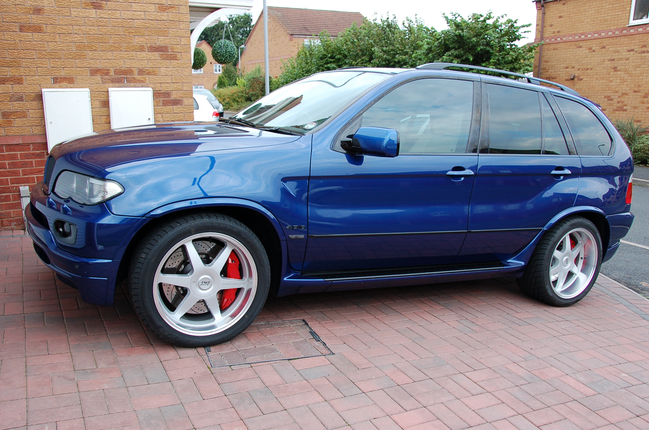 BMW X5 E53 with front and rear PB Brakes